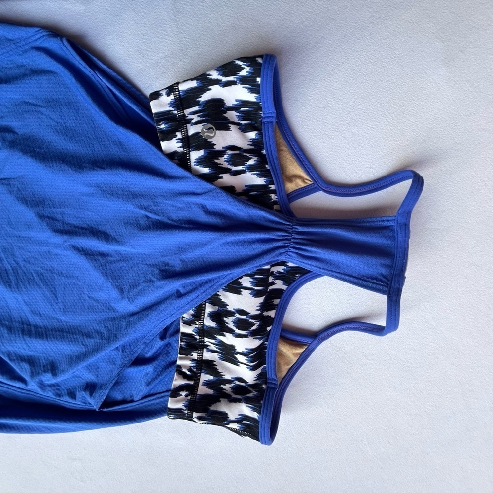 Lululemon Blue Tank Top with Built-In Sports Bra Women’s Size 4 - Picture 4 of 9
